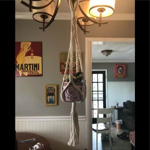 Macrame plant hanger